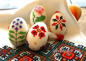 вышивка на яйцах