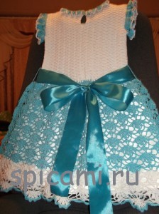 нарядное вязаное платье для девочки