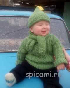 вязаный свитер для малыша