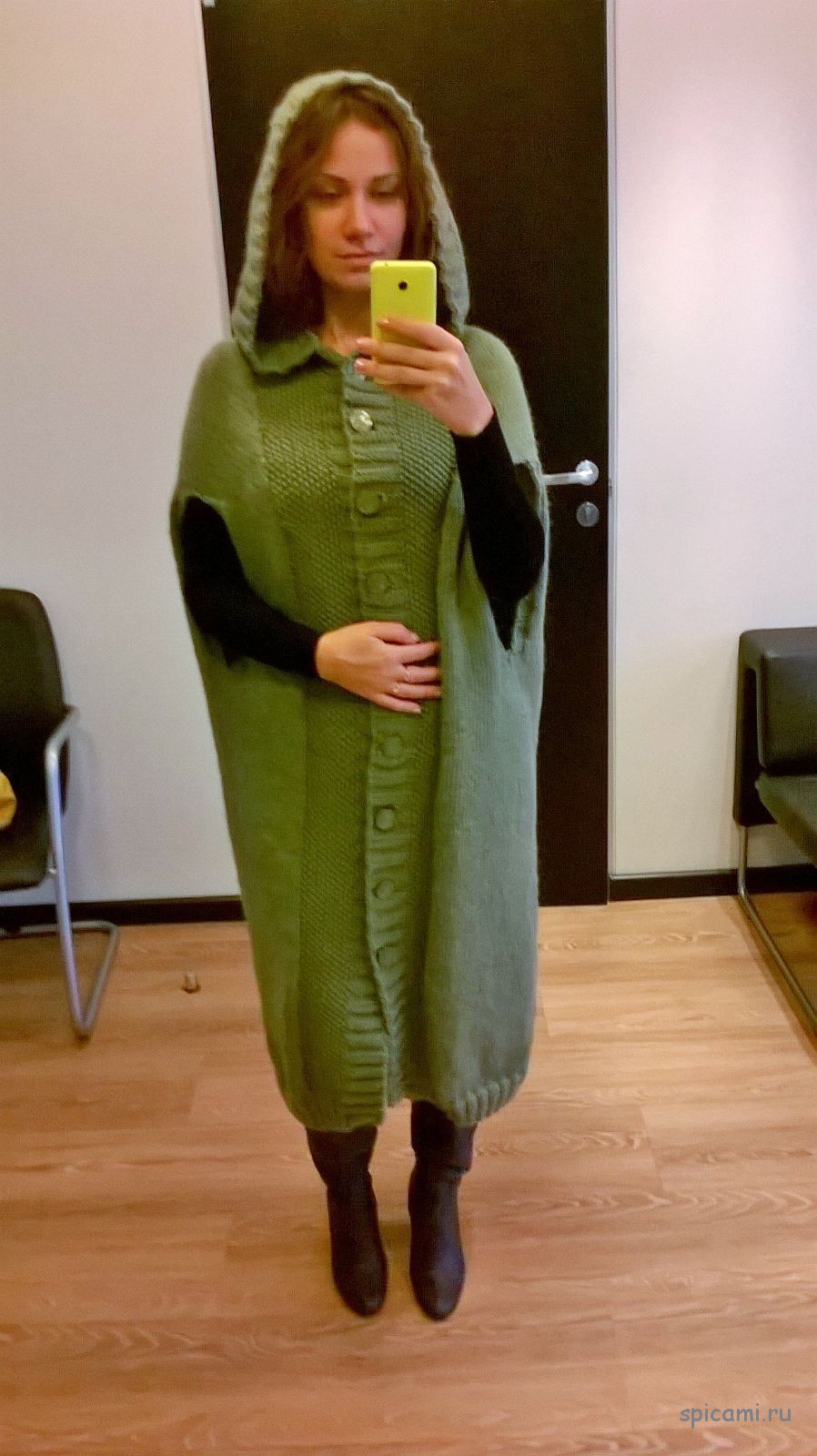 Вязаное пальто-накидка