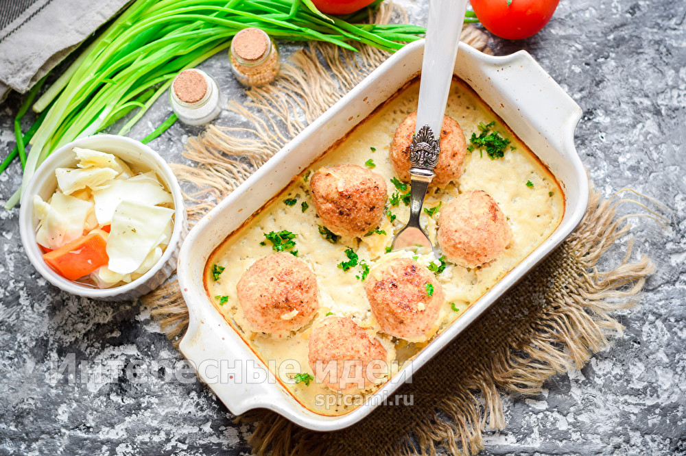 Нежные куриные шарики в сметанном соусе — приготовьте побольше куриные шарики в сметанном соусе