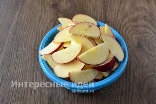 яблоки помыть и нарезать