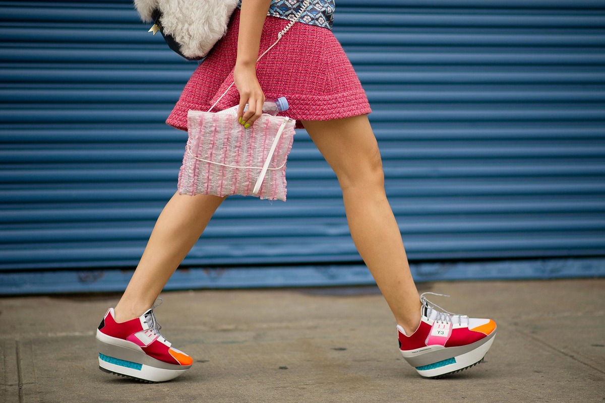 Какие женские кроссовки сейчас в моде 2019: новинки, фото