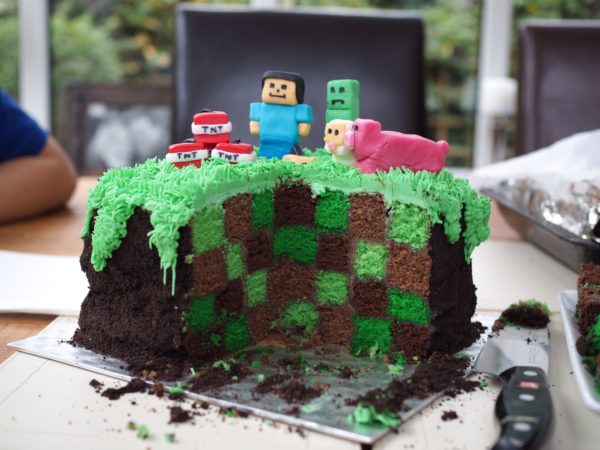 Торт на День рождения мальчика - самые красивые идеи