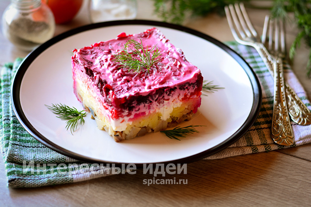 Слои селедки под шубой классический. Селёдка под шубой Лазерсон. Сельдь под шубой с сыром слои очередность. Селёдка под шубой классический рецепт слои с сыром. Как правильно приготовить под шубой селедка лук дальше что идет.