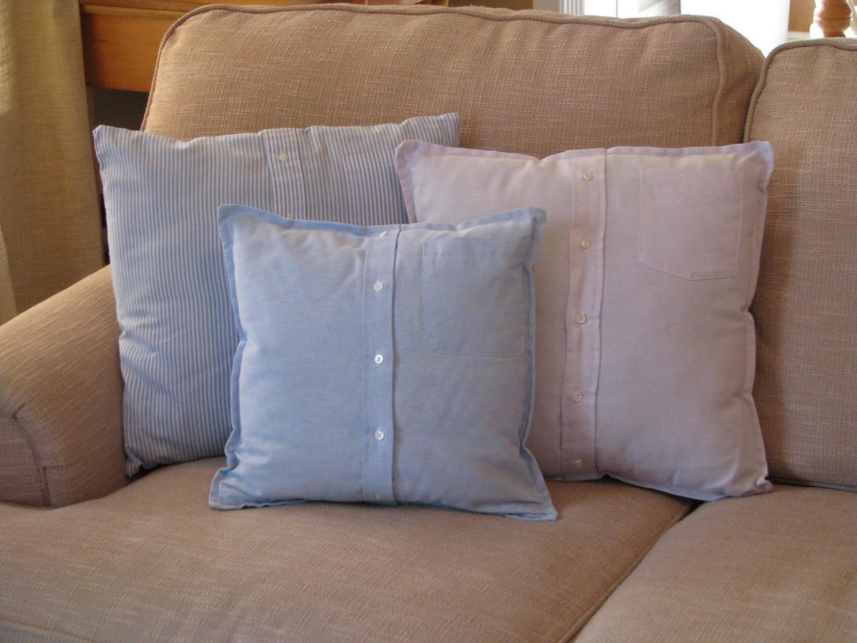 Декоративные диванные подушки в интерьере своими руками