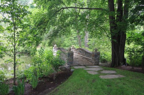 Идеи восхитительных садовых мостиков