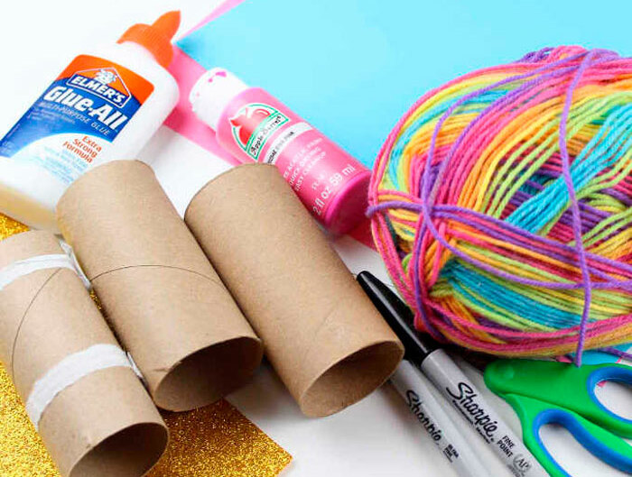 Сплошная польза: 7 простых поделок из втулки от туалетной бумаги