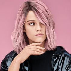 Розовый кварц: мода на розовые волосы