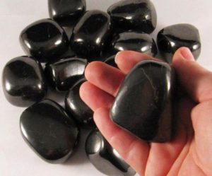 Камень шунгит: целебные и магические свойства