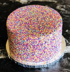 Посыпка для украшениия торта: тонкости применения