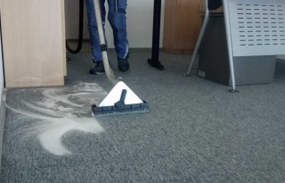 Химчистка ковролина в офисе : отличная возможность решить проблему загрязнения покрытия