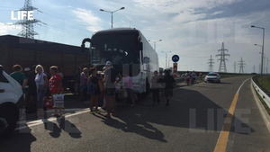 На трассе в Краснодарском крае туристический автобус столкнулся с КамАЗом, есть пострадавшие
