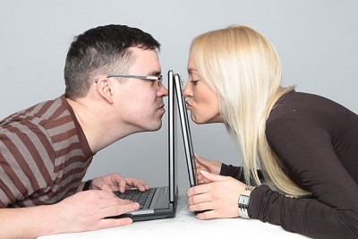 Почему сайты знакомств так популярны в современном мире?