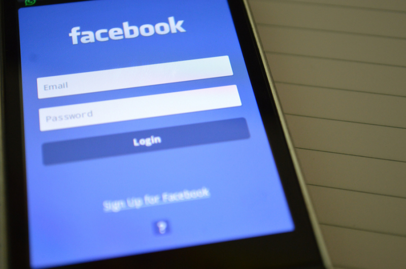Хинштейн: Оборотный штраф должен отрезвить и урезонить Facebook