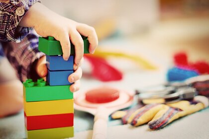 Психолог раскрыла способ обнаружить проблемы у ребенка по отношению к игрушкам