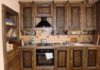 Кухни из массива дерева: советы по выбору