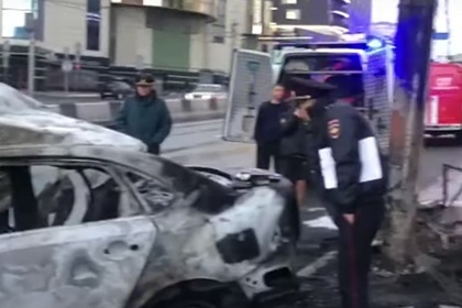 Три россиянина сгорели заживо в автомобиле