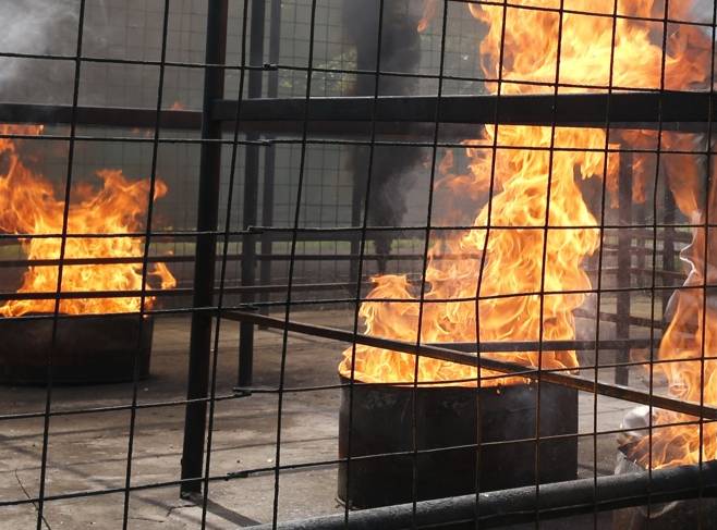 В Индонезии во время пожара в тюрьме сгорели 40 человек