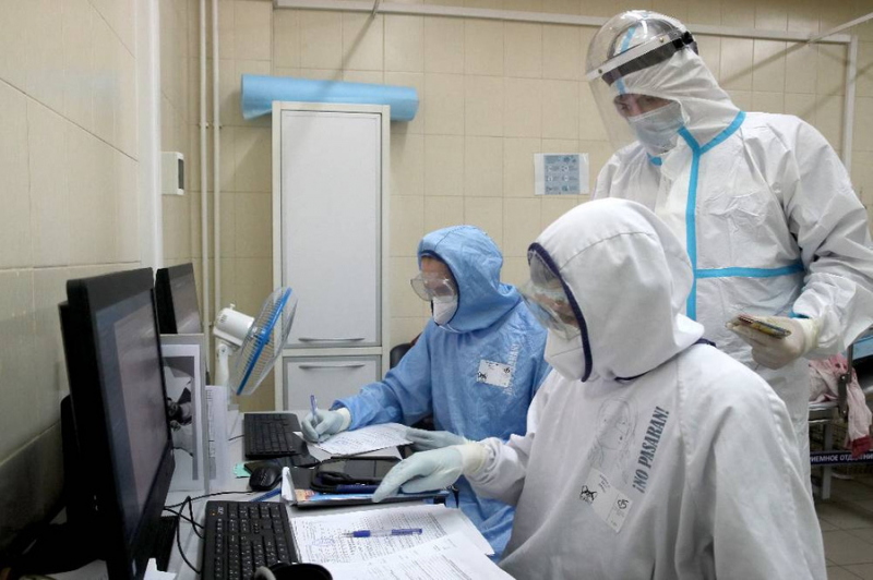 В России за сутки выявили 22 498 случаев коронавируса — это максимум с 8 августа