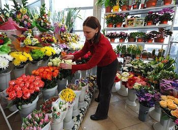 Почему стоит покупать живые цветы?