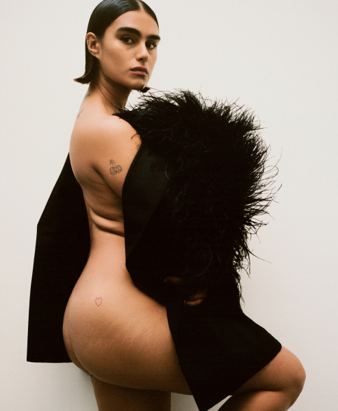 Джилл Кортлев — героиня ноябрьской обложки Vogue Россия. Что надо знать о самой востребованной плюс-сайз-модели прямо сейчас