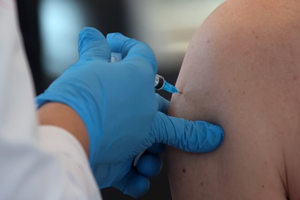 Россиянам рассказали об особенности вакцины «ЭпиВакКорона»