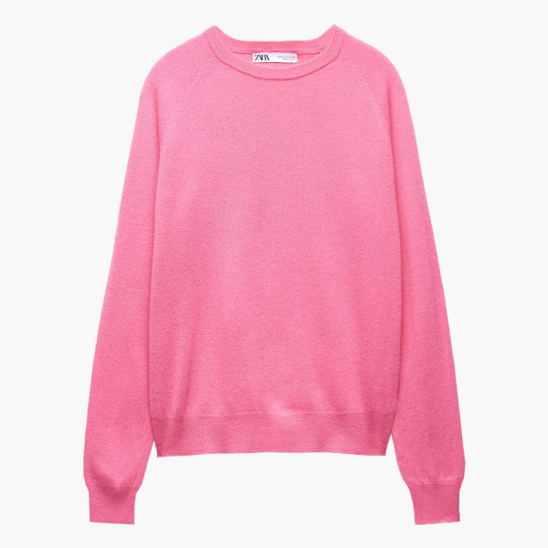 Розовый свитер — идеальное решение для пасмурных дней