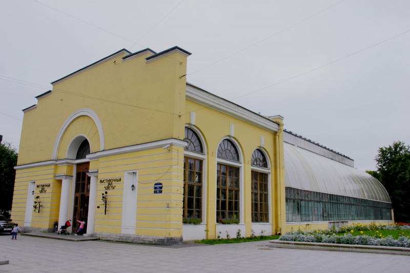 След Сердюкова: Как чиновники продали исторический парк Петербурга по цене квартиры