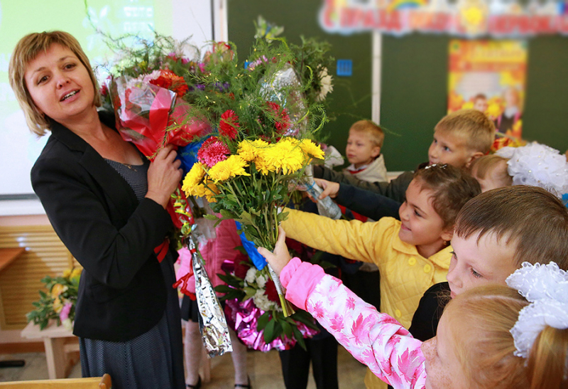 В Профсоюзе образования перечислили самые желанные подарки ко Дню учителя