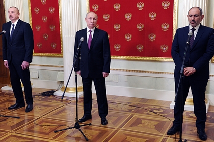 В Кремле анонсировали трехстороннюю встречу по Карабаху