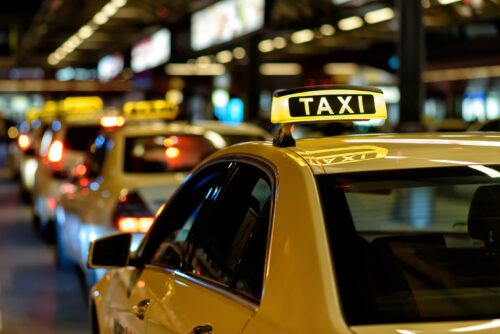 Какое такси стоит заказать в Симферополе?