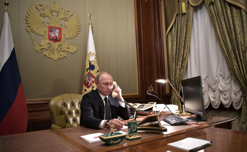 Путин и Макрон обсудили ситуацию вокруг Украины и гарантии безопасности