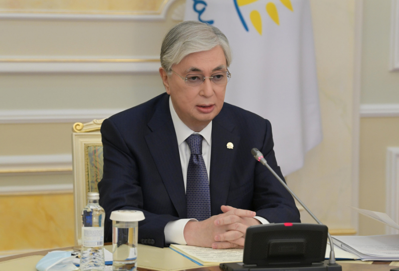 Токаев назвал захват аэропорта Алма-Аты прикрытием для прилетевших боевиков
