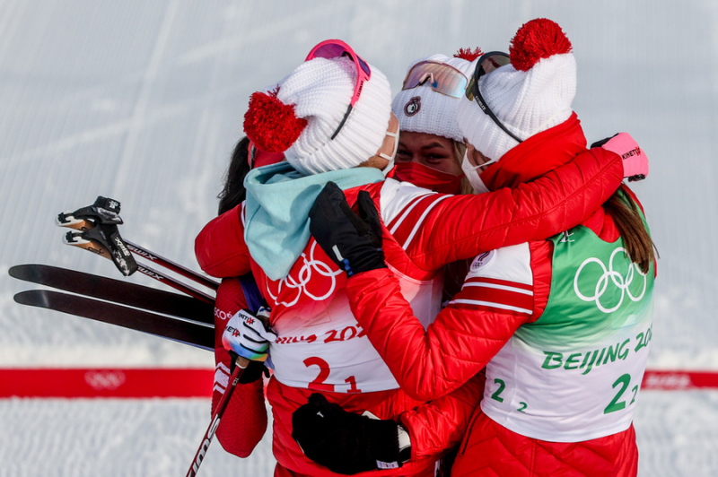 "Оправдали надежды": Путин поздравил завоевавших золото Олимпиады российских лыжниц