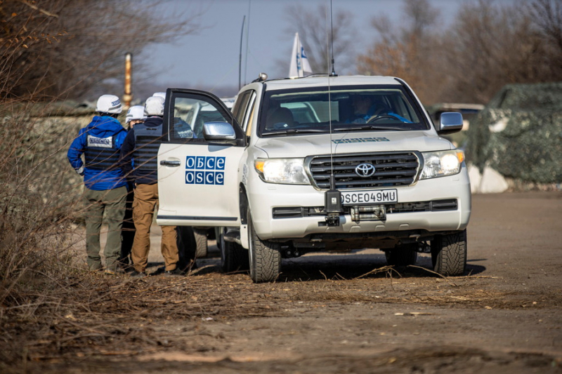 Reuters: Американские сотрудники миссии ОБСЕ начали уезжать из Донецка