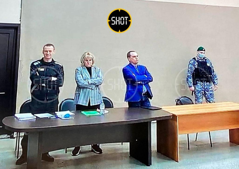 Суд приговорил Навального к 9 годам колонии строгого режима