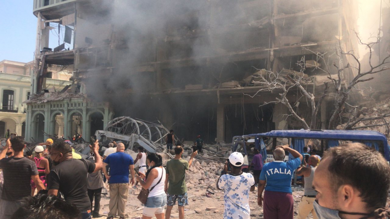 Мощный взрыв разрушил несколько этажей отеля в Гаване
