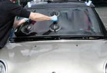 Как правильно выбрать качественное лобовое стекло?