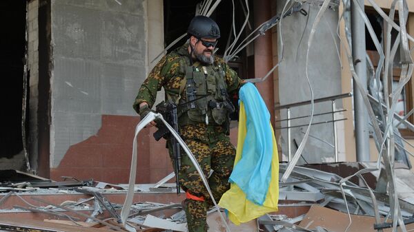 В Лисичанске показали брошенное украинцами западное оружие