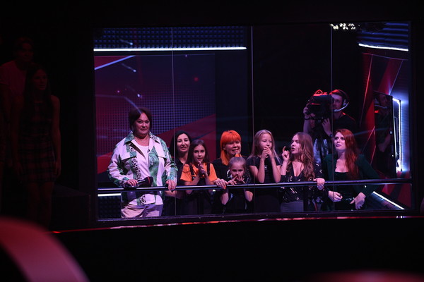 Гузеева в шоке, а Малинин – секс-символ: первые кадры пятого сезона шоу «Голос 60+» | StarHit.ru