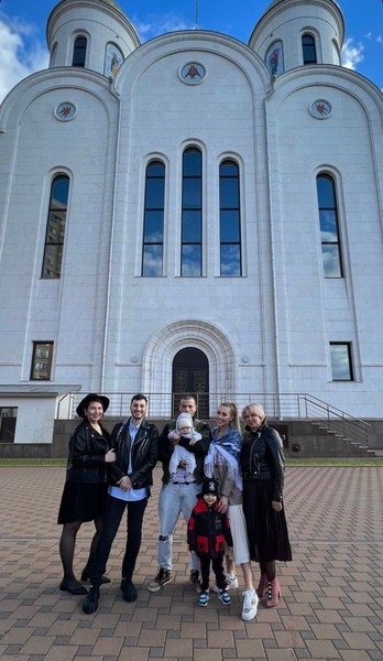 Алена Рапунцель с бывшим мужем-стриптизером крестили сына | StarHit.ru