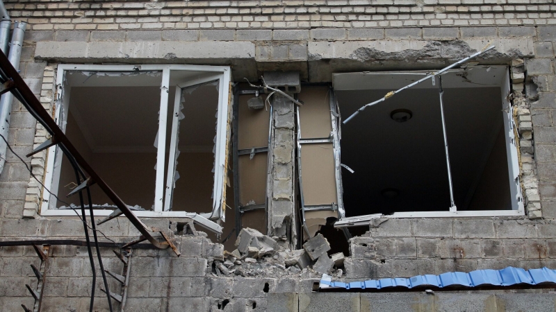 Число пострадавших при обстреле Докучаевска в ДНР выросло до четырех