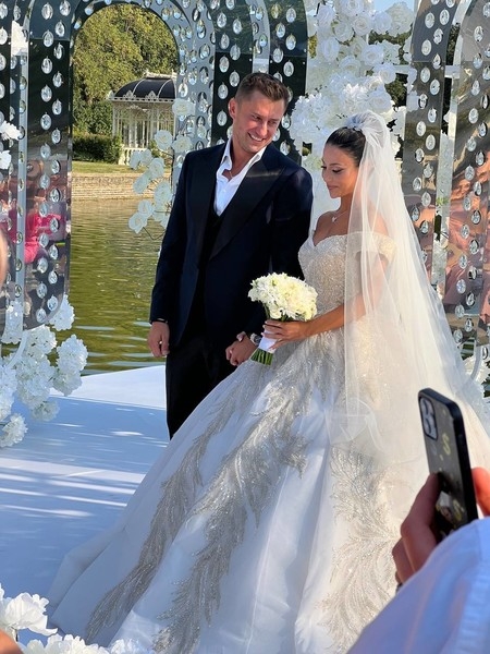 Муцениеце удивлена, что Прилучный не пригласил ее и детей на свадьбу: «Я бы ловила букет невесты!»