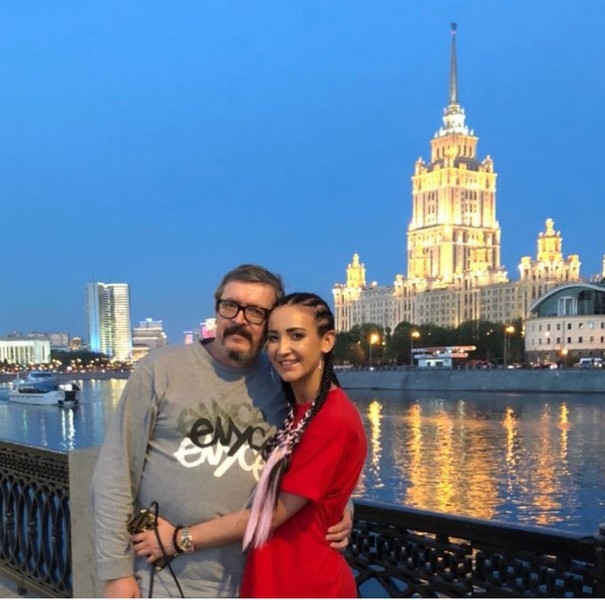 Отец Ольги Бузовой перестал скрывать причину развода с женой | StarHit.ru