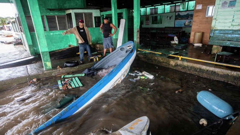Циклон "Джулия" принес сильные наводнения в мексиканский штат Герреро