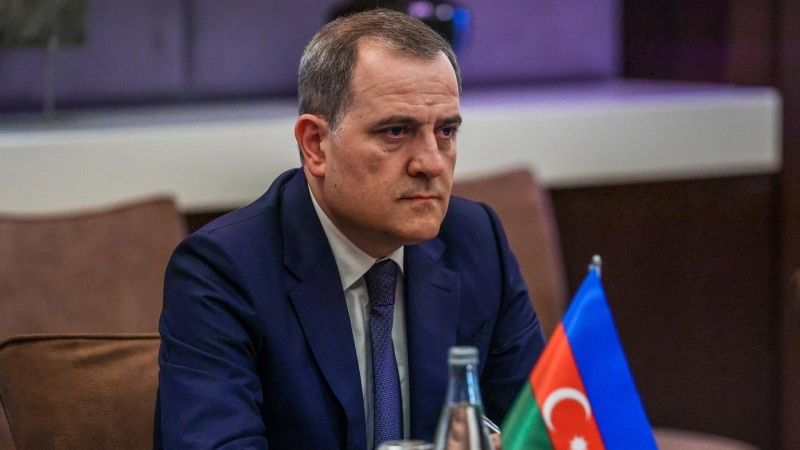 МИД Азербайджана заявил, что Баку передал Еревану элементы мирного договора