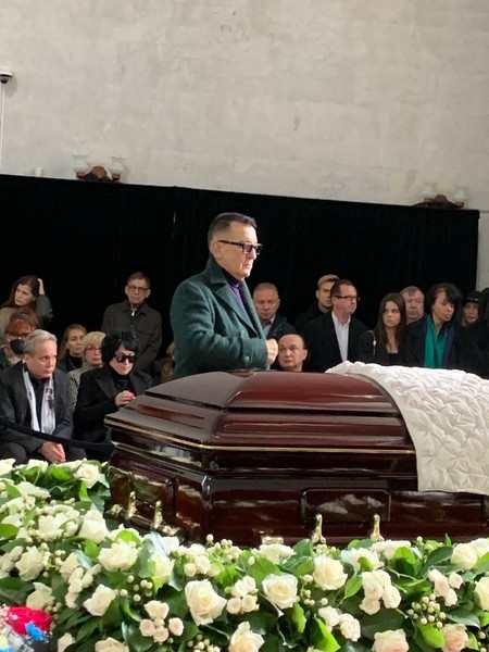 Похороны Бориса Моисеева: репортаж с Троекуровского кладбища
