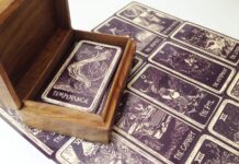 Простое гадание на чувства мужчины: техника ворожбы на бумаге