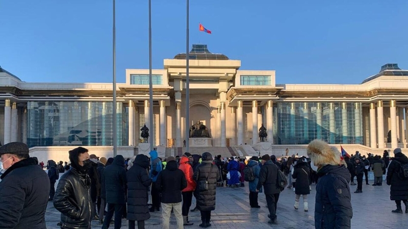 В Монголии протестующих на лошадях не пустили на площадь